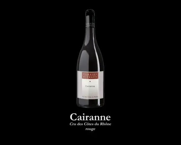 Bouteille de vin rouge Cairanne du Domaine Richaud, cru des Côtes du Rhône.