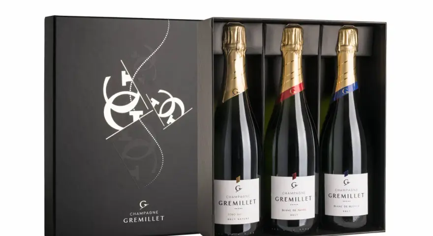 Coffret de trois champagnes Gremillet. Un avis sur ce champagne Gremillet ? Ce coffret présente trois cuvées : Zéro Dosage, Blanc de Noirs et Blanc de Blancs.
